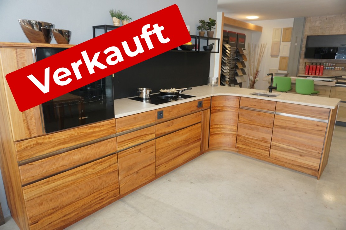 Mehr über den Artikel erfahren Apfelbaum Massivholzküche
