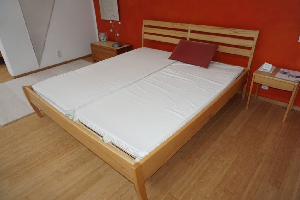 Bett Kernbuche massiv