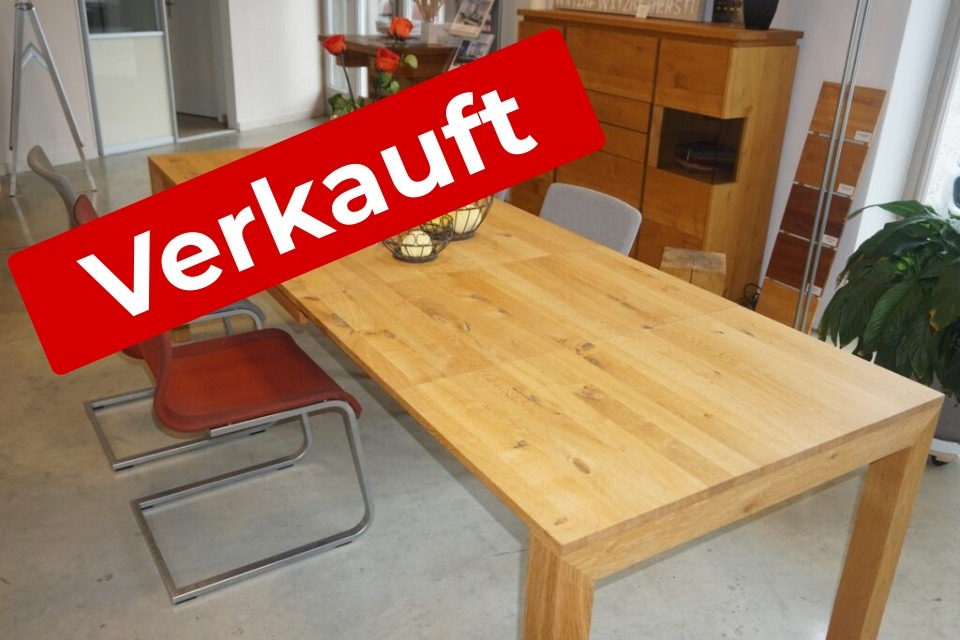 Mehr über den Artikel erfahren Tisch – Eiche massiv